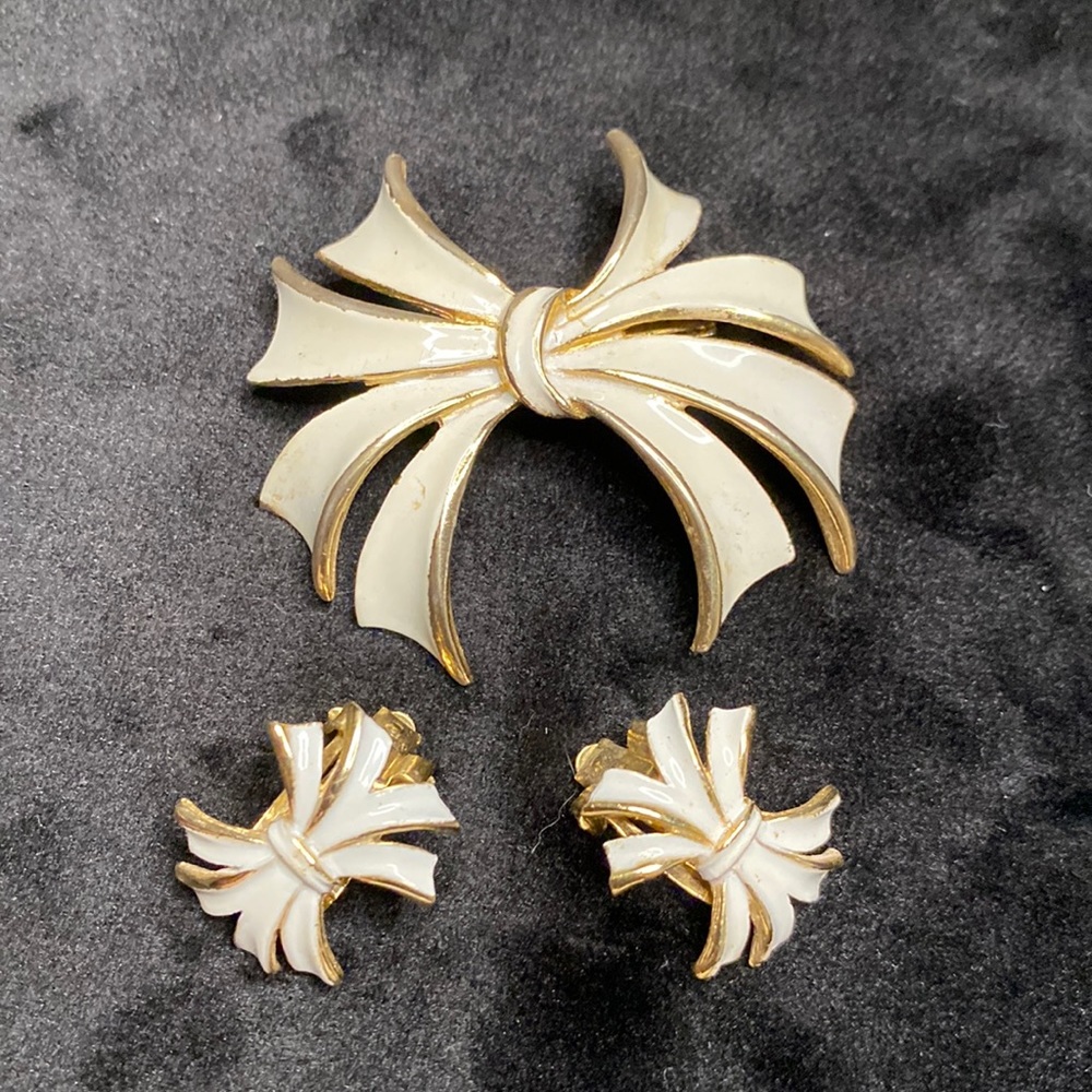 Vintage signed Torino brooch and clip on earrings set.